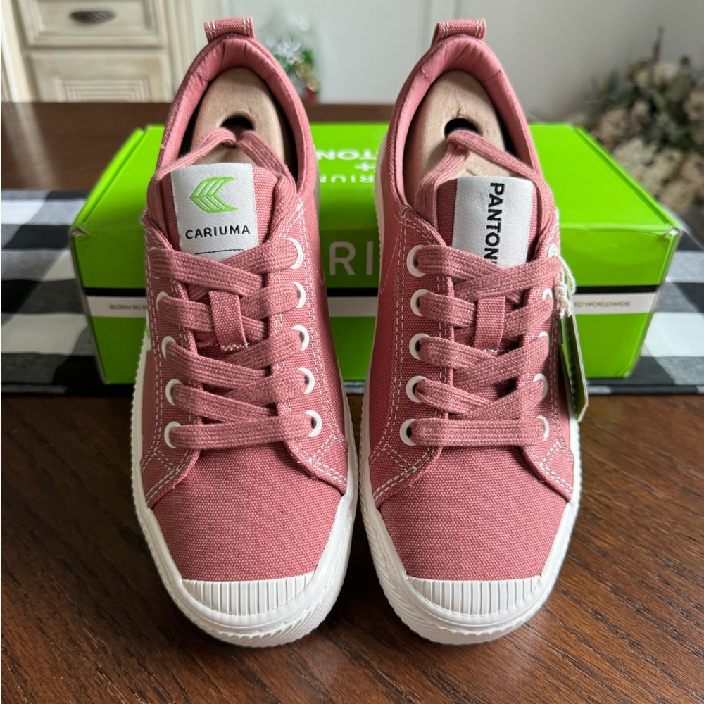 Cariuma + Pantone OCA Low Withered Rose Canvas Contrast Thread Sneaker - Picture 6 of 13